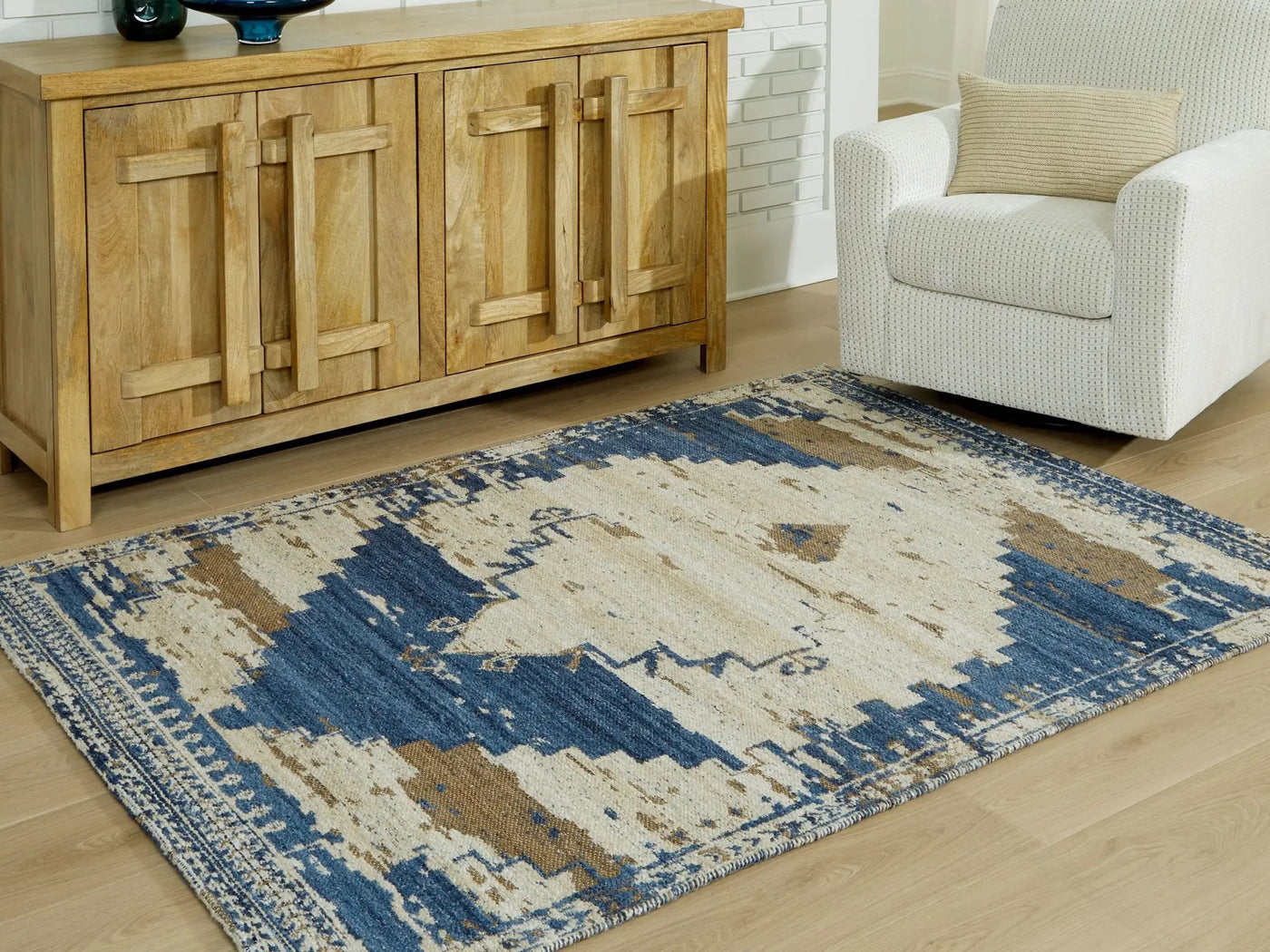 Varnler - Rug by Unique Piece Furniture