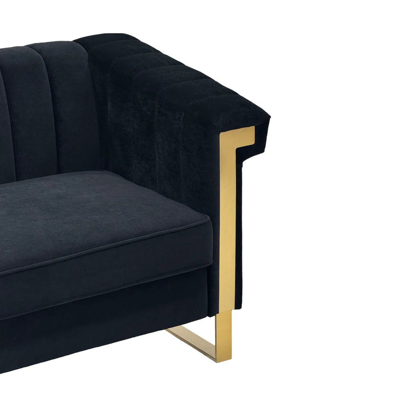 FX-P81B-BK Chesterfield Sofa by HouseOfZazla