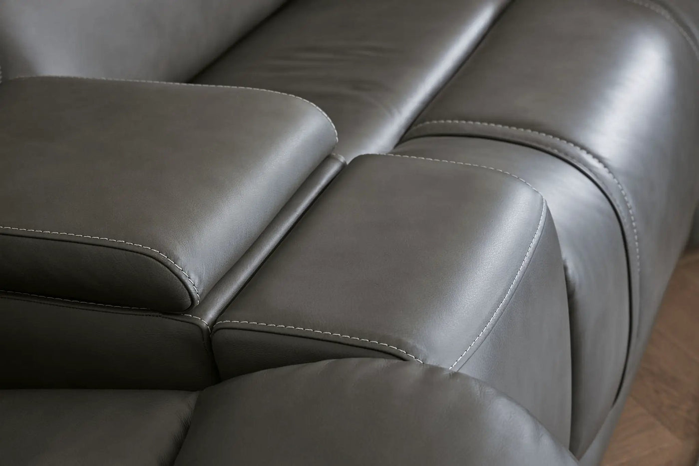 5Z - Pittson - Power Reclining Sectional by Unique Piece Furniture