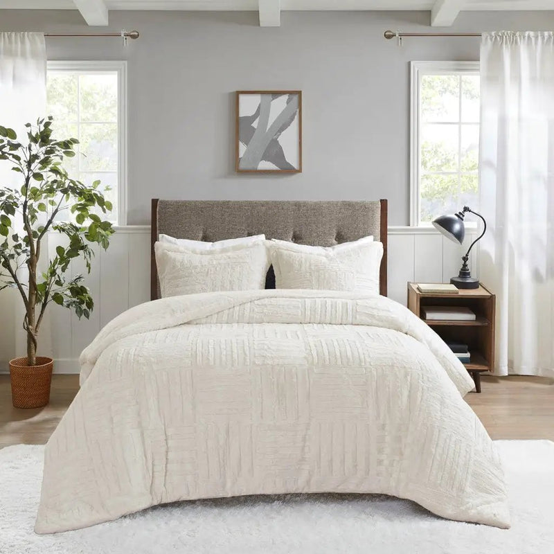 King/Cal King Fur Down Alternative Comforter Mini Set by HouseOfZazla