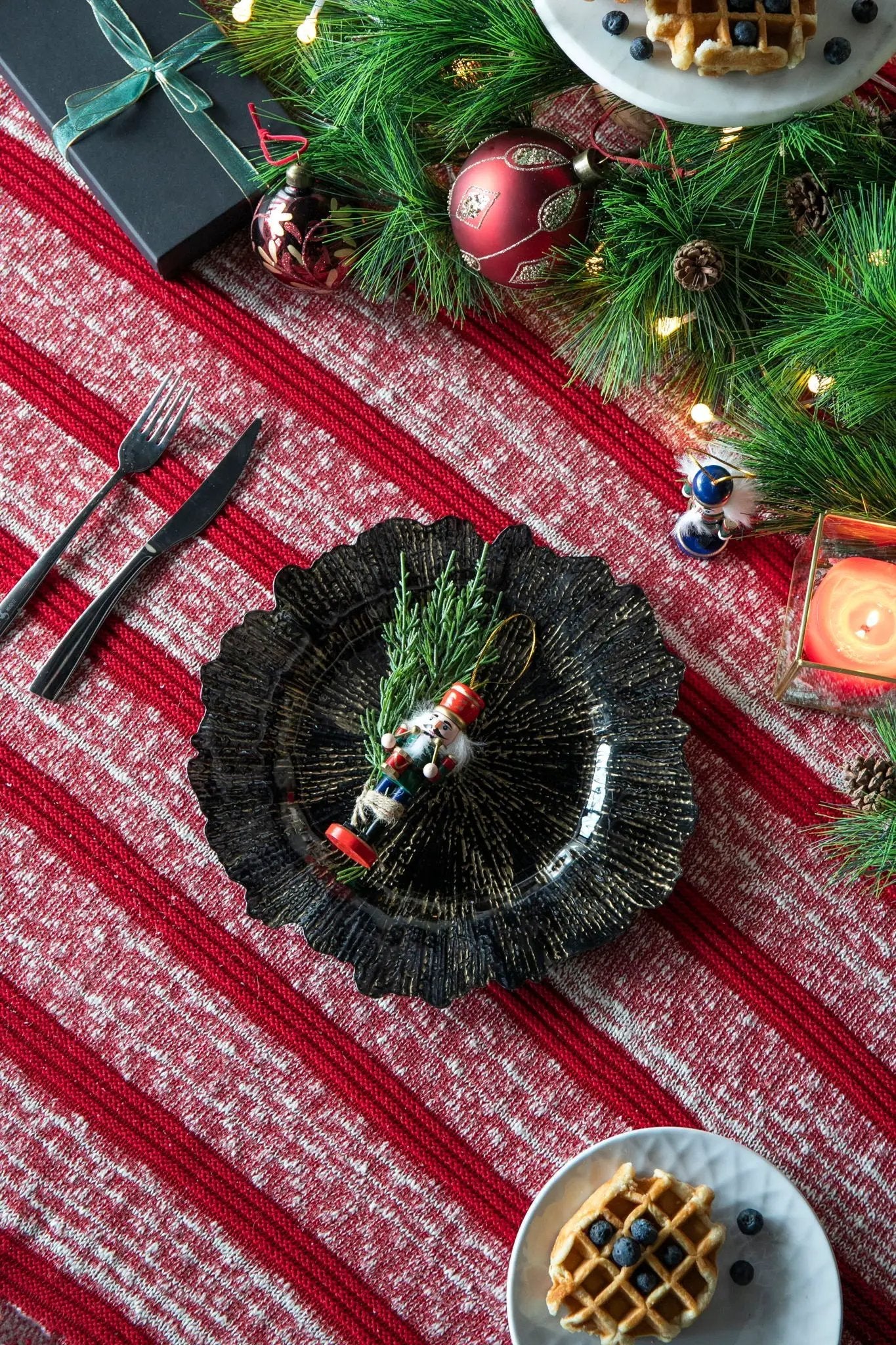Plastic Charger Plate (Set of 8) by HouseOfZazla