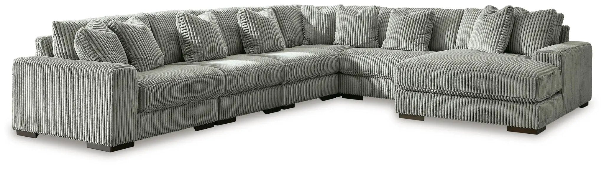 Lindyn - Sectional by Unique Piece Furniture