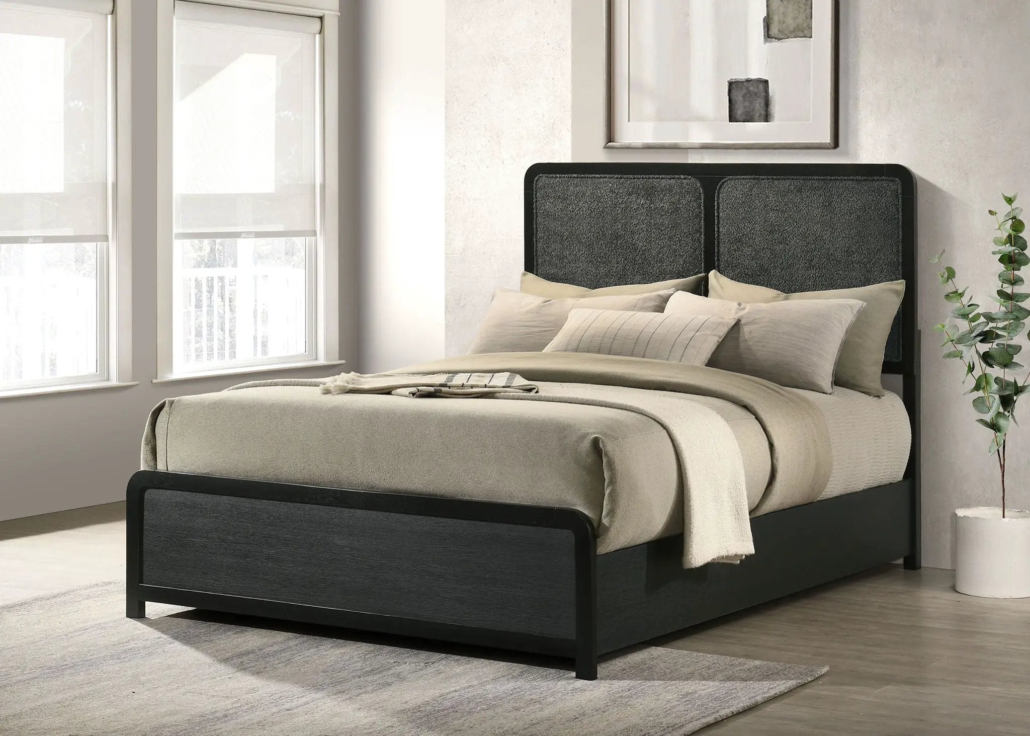 Cavelle 51-inch Upholstered Full Panel Bed Black by Unique Piece Furniture