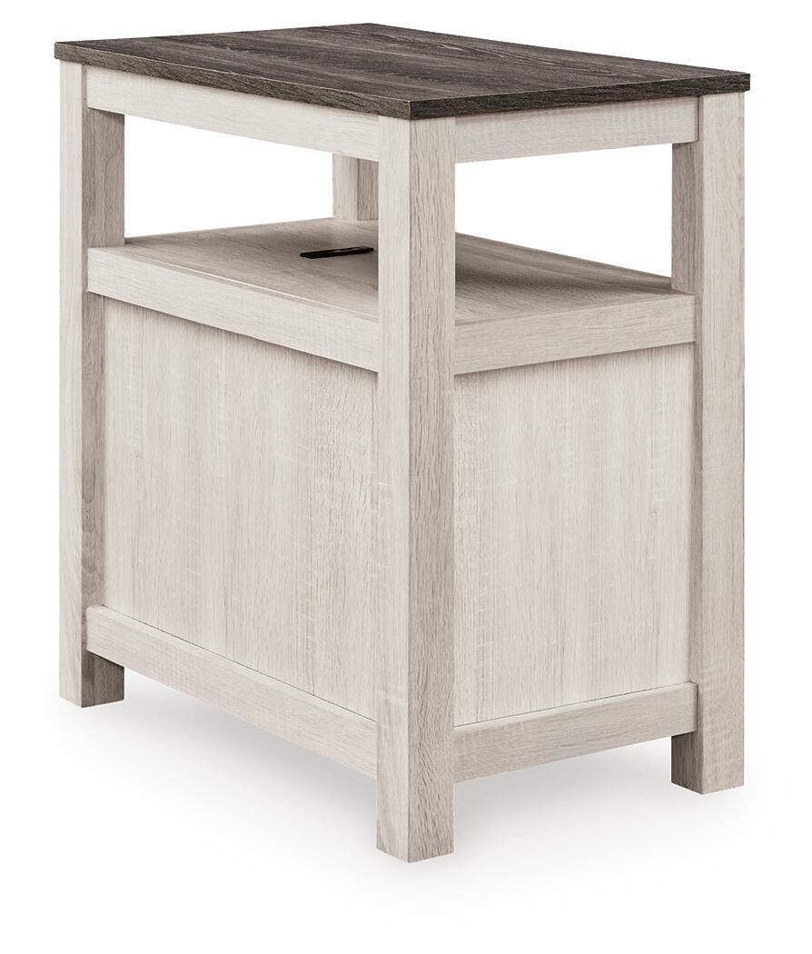 Fendenmore - Chair Side End Table, photo 17 of 21