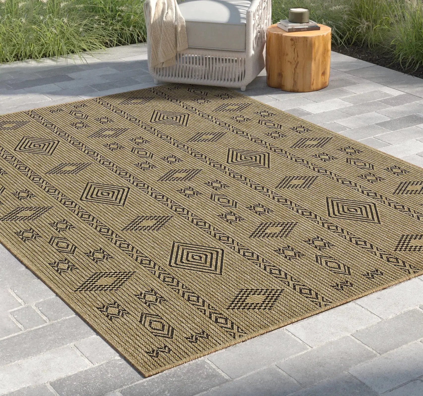 Earth GC_NTL1001 Jute/Black Indoor/Outdoor Area Rug by HouseOfZazla