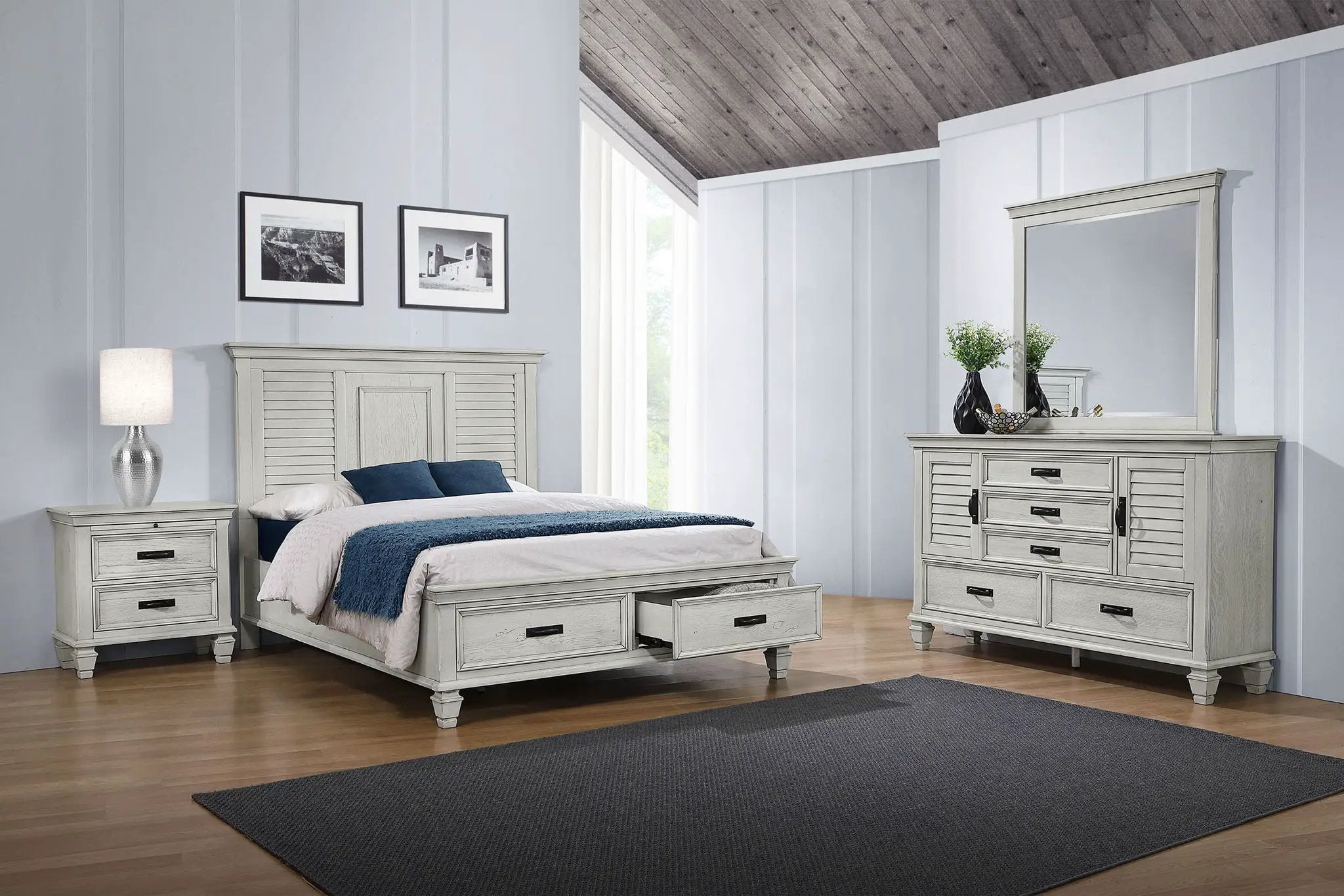 Franco 4-piece Eastern King Bedroom Set Distressed White by Unique Piece Furniture