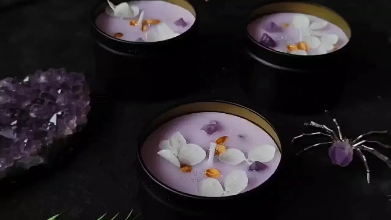 [Aesthetic Lavender Candle] 4pcs Lavender Candle - Aesthetic Fragrance, Cute Purple Embedded Crystal & Petals, Novelty Medium Home Kitchen Decoration - Soft Lavender Fragrance, Soy Wax, Women's Luxury Gift, Creativity/Candle by House Of Avana