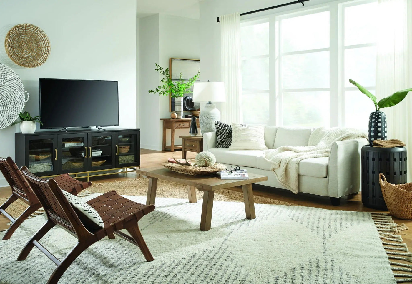 Lindon - Console by Unique Piece Furniture