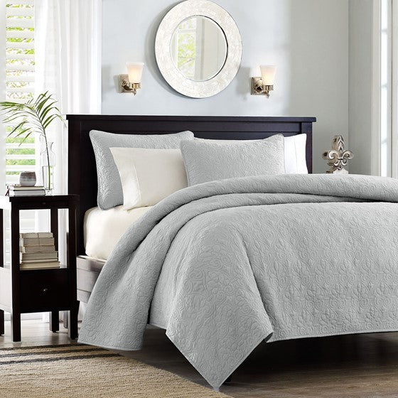 Reversible Quilt Set Grey Full/Queen by HouseOfZazla