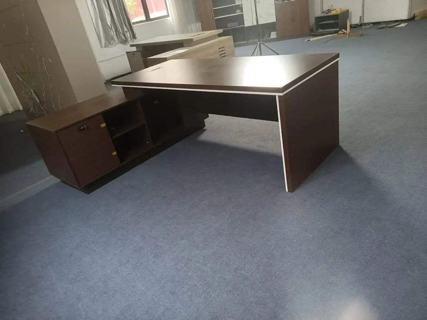 Altona · Modern L-Shaped Executive Desk by Arc Grove