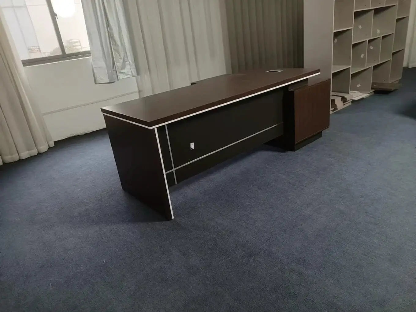Altona · Modern L-Shaped Executive Desk by Arc Grove