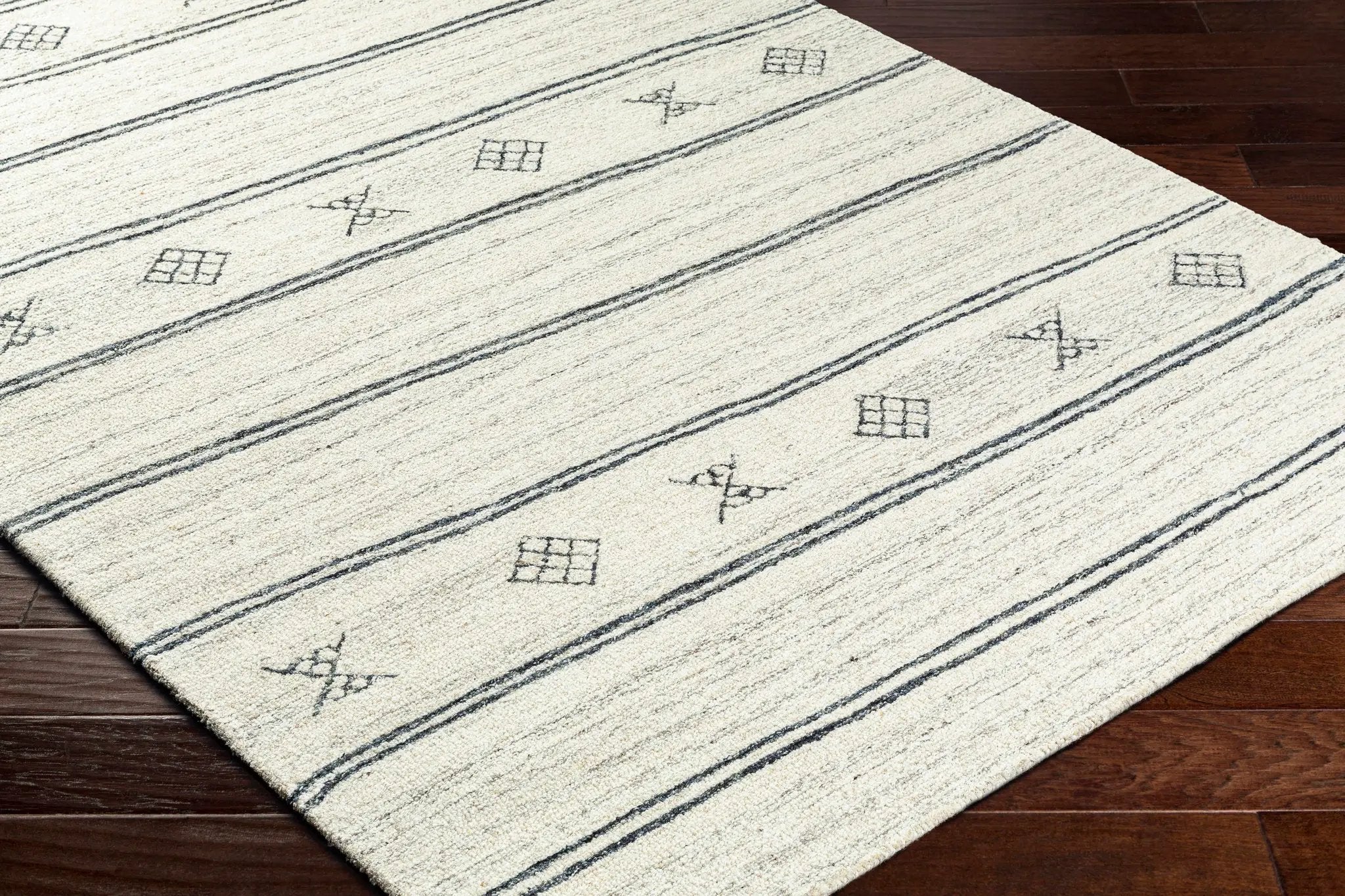 Amaka Area Rug - Clearance by Boutique Rugs