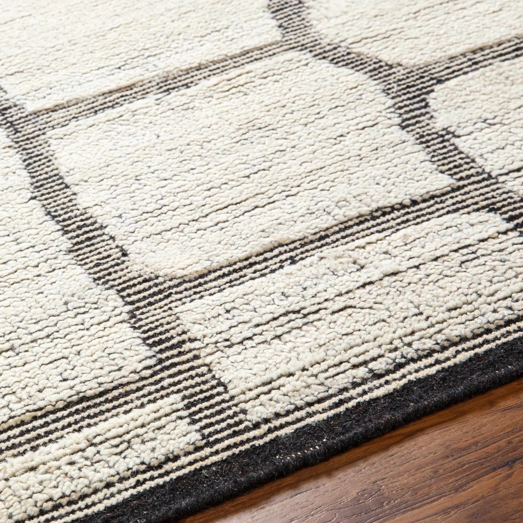 Amira Hand Knotted Wool Area Rug - Clearance by Boutique Rugs