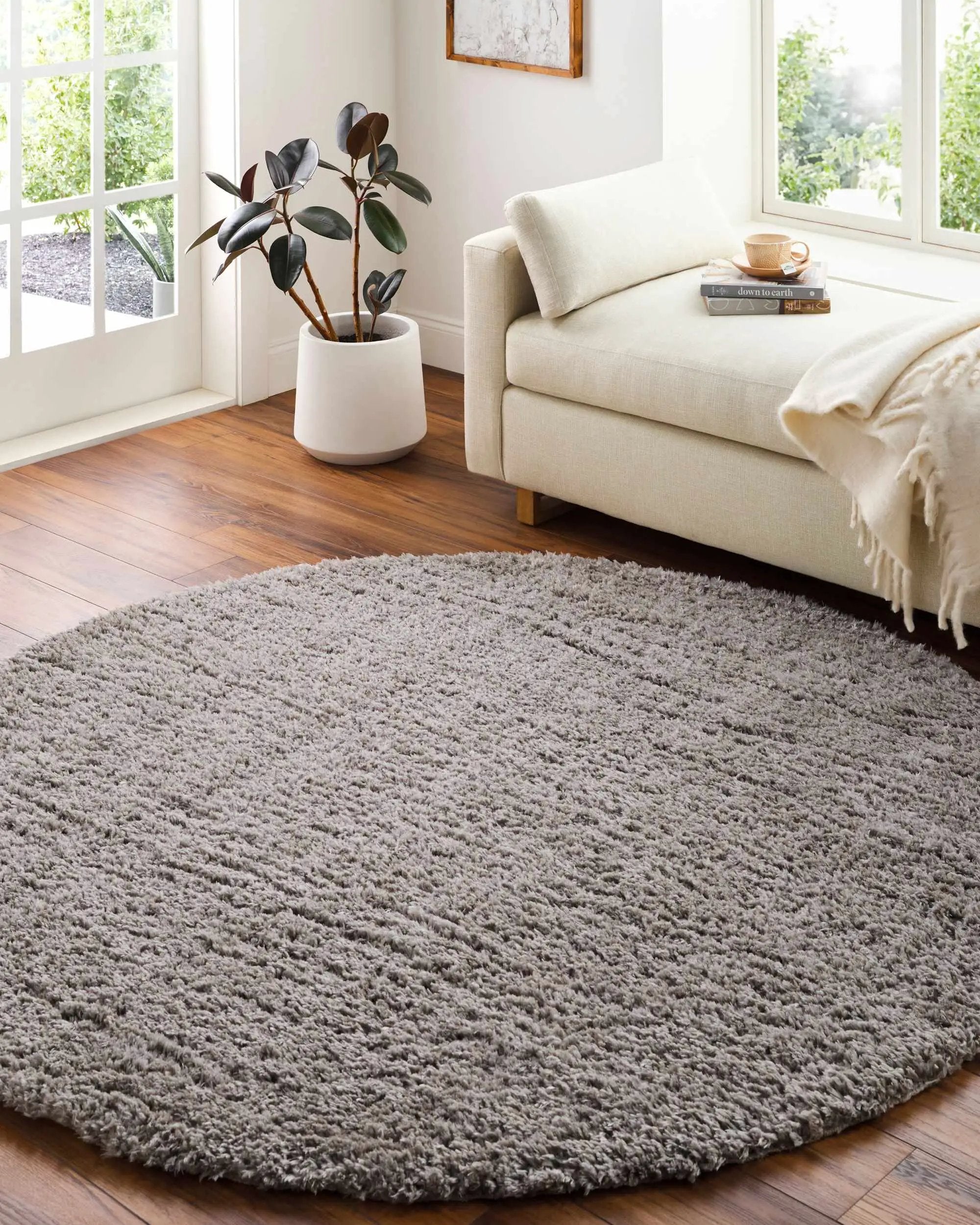 Siari Solid Medium Gray Shag Rug by Boutique Rugs