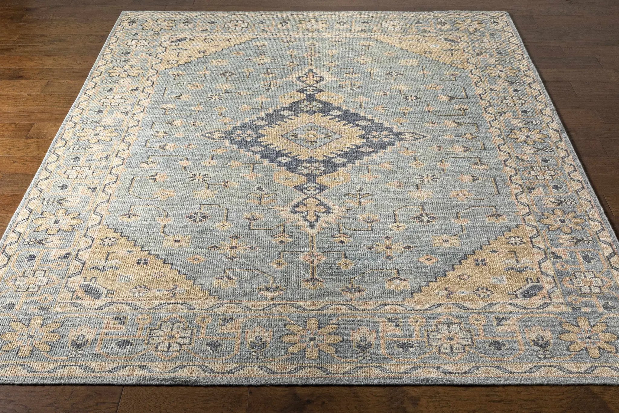 Attwood Premium Rug - Clearance by Boutique Rugs