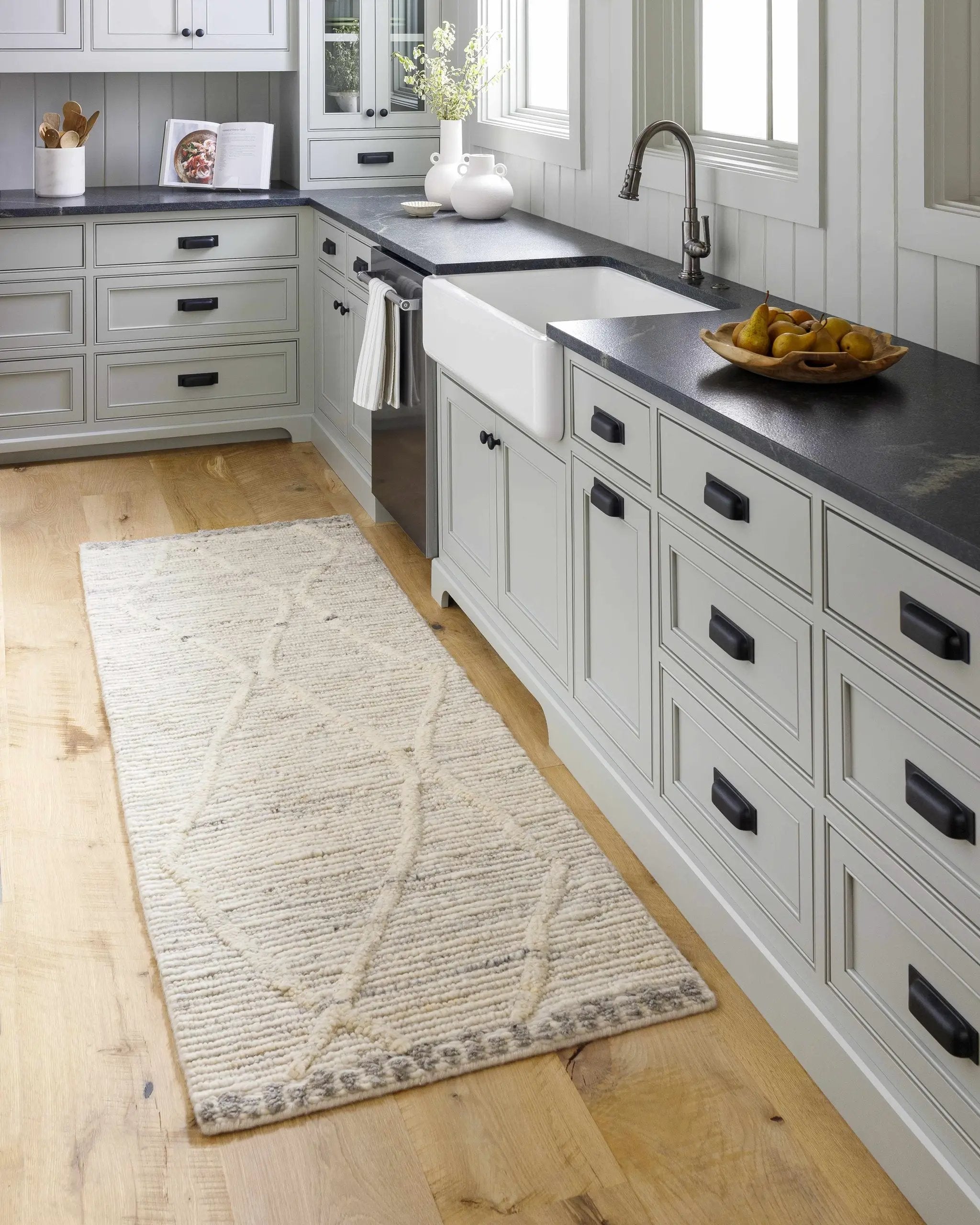 Aysu @Area Rug - Clearance by Boutique Rugs
