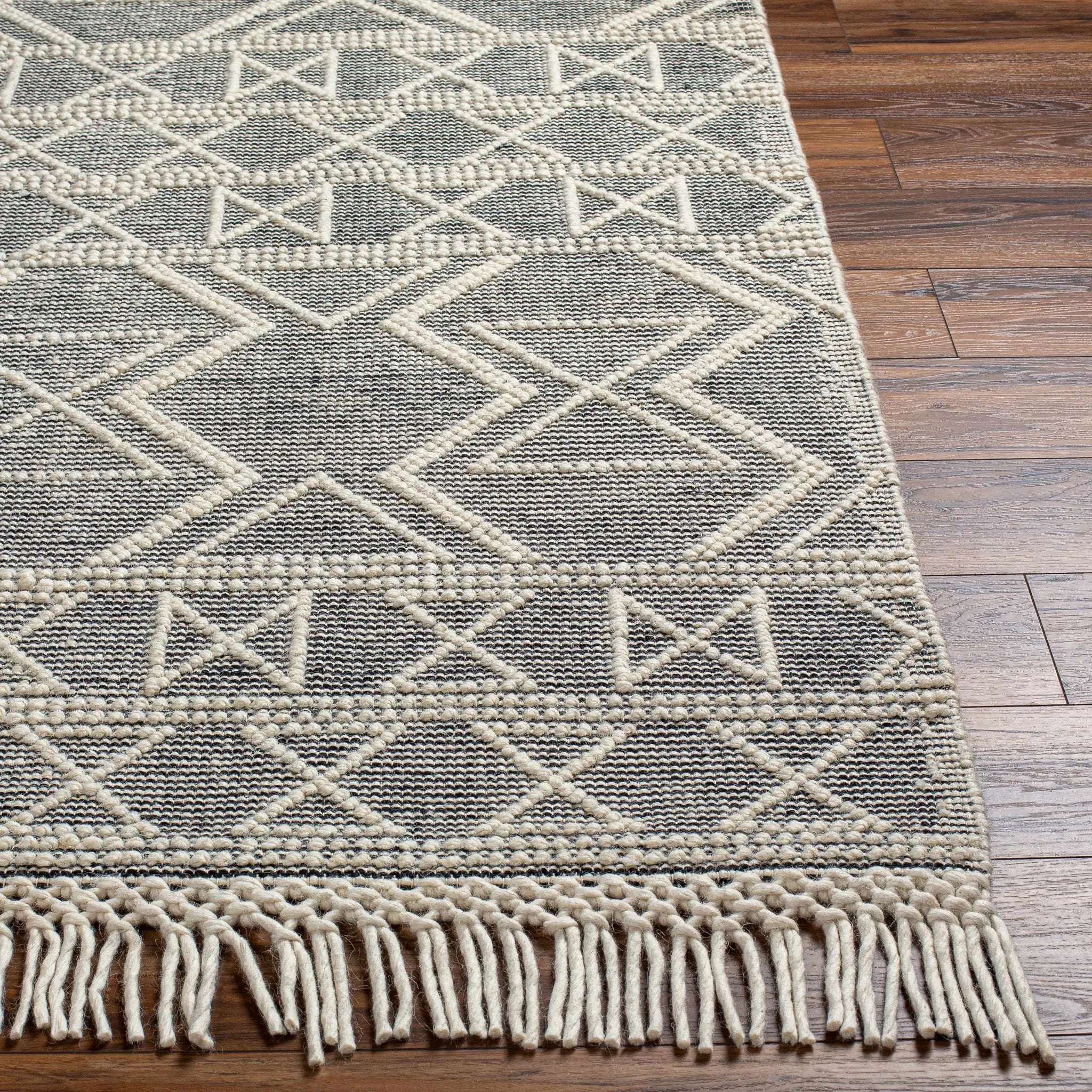 Aziel Wool Rug with Tassels - Clearance by Boutique Rugs