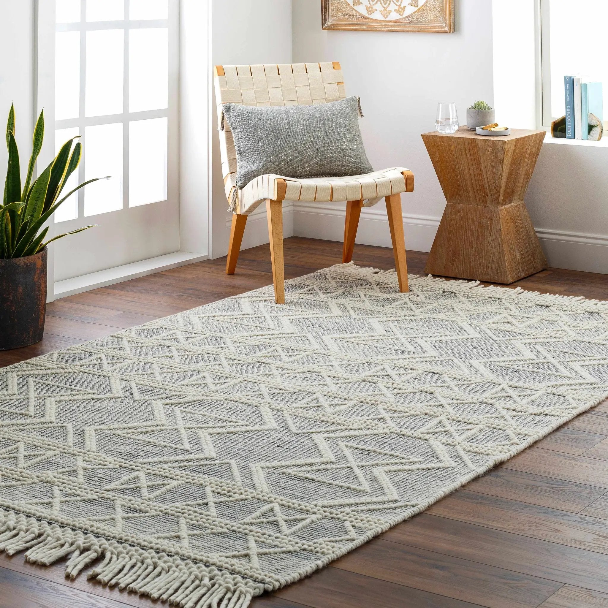 Aziel Wool Rug with Tassels - Clearance by Boutique Rugs