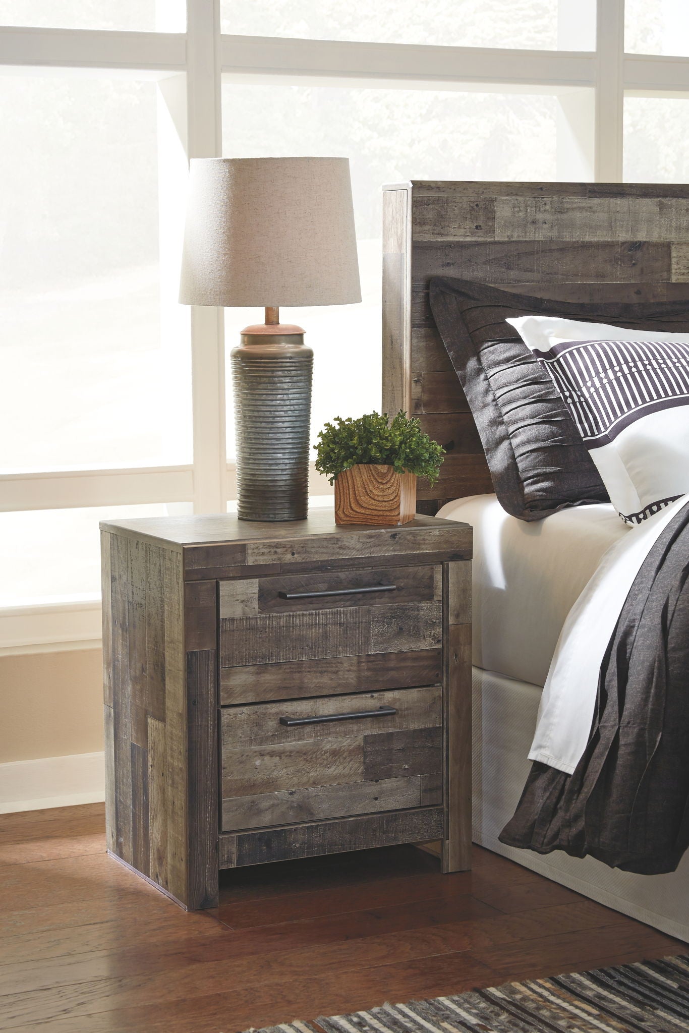 Derekson - Panel Bedroom Set by Unique Piece Furniture