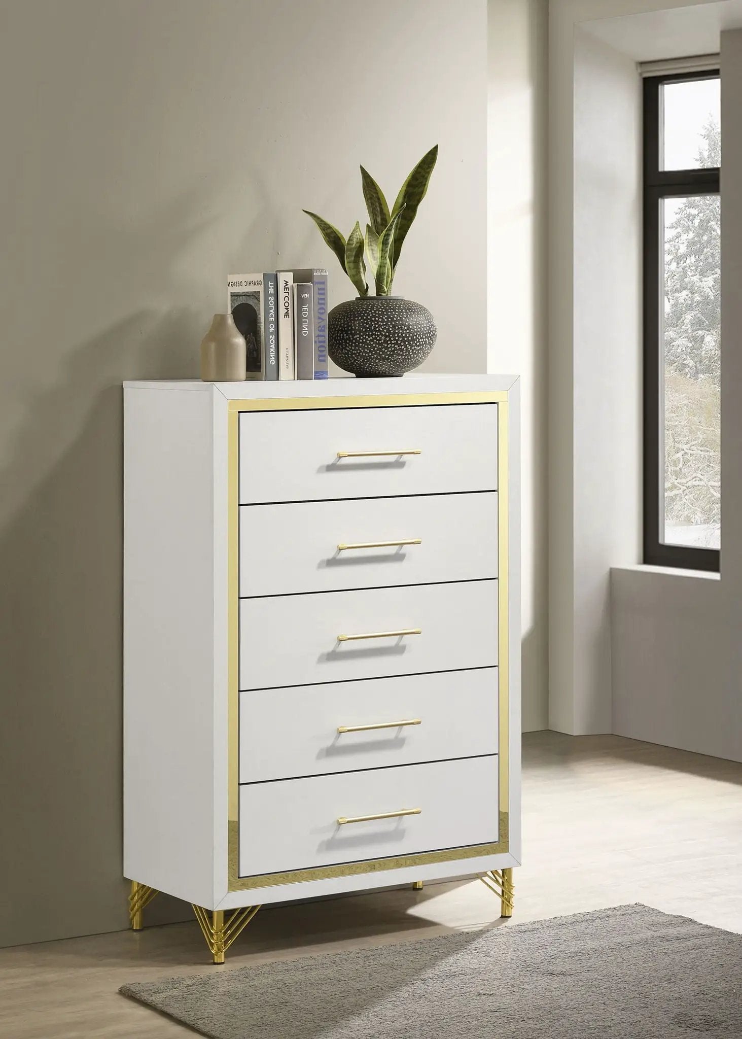Lucia 5-drawer Bedroom Chest of Drawers White by Unique Piece Furniture