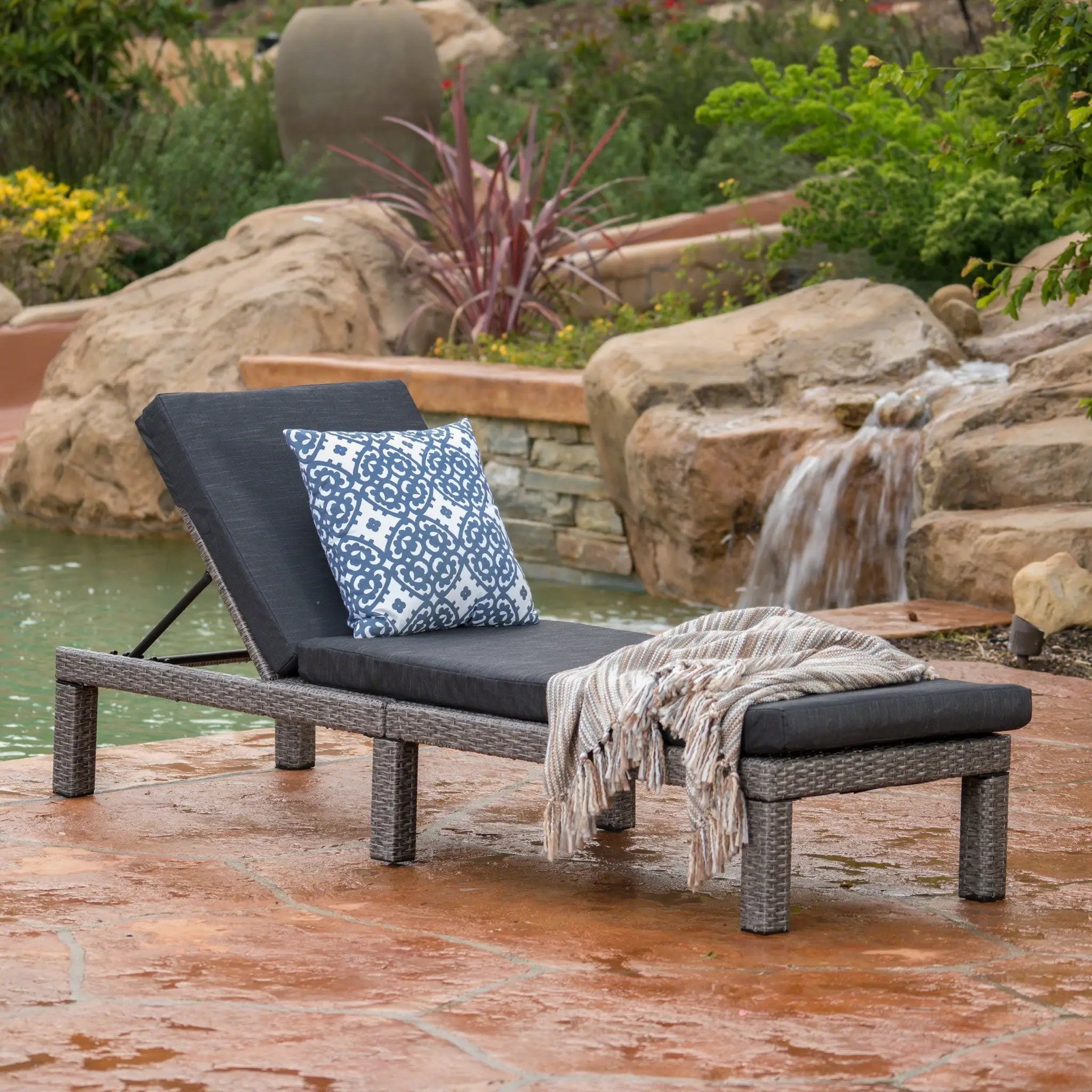 Puerta KD Chaise Lounge by HouseOfZazla