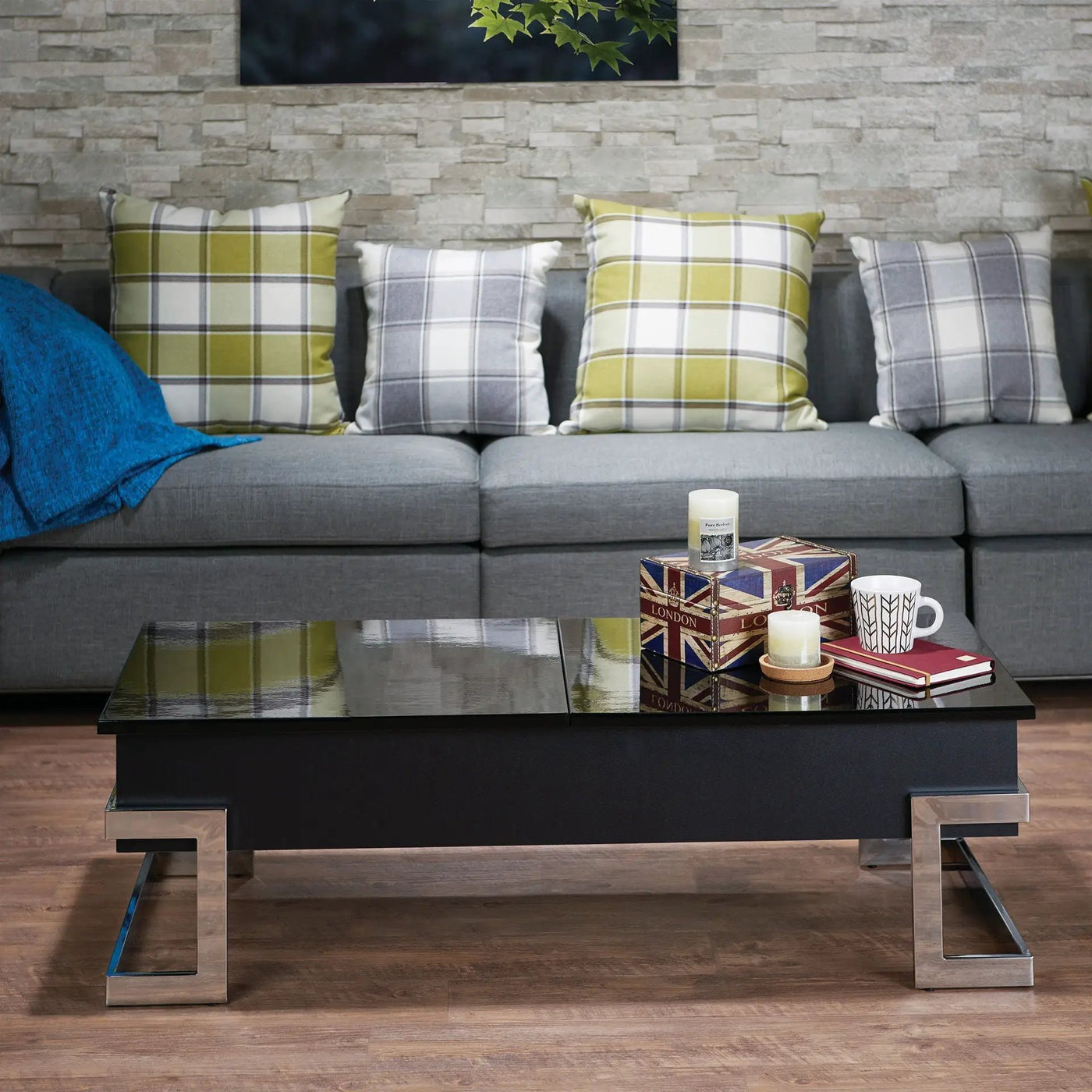 Calmam High Gloss Coffee Table With Lift Top by HouseOfZazla