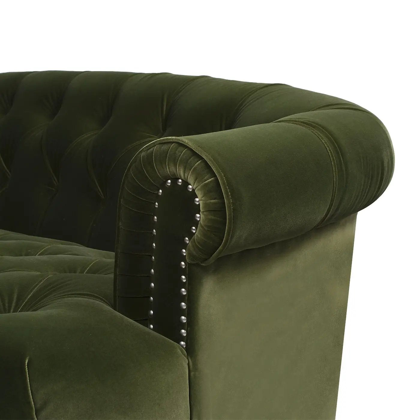 La Rosa - Victorian Chesterfield Tufted Sofa by HouseOfZazla