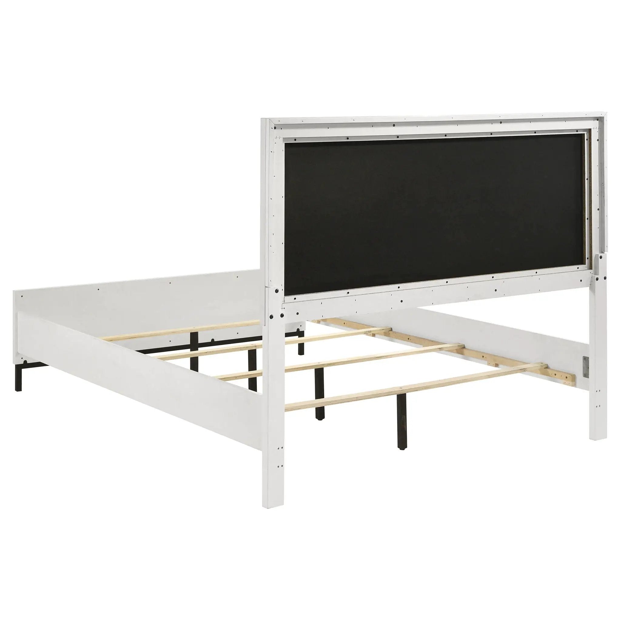 Sonora 4-piece Queen Bedroom Set White by Unique Piece Furniture