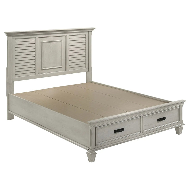 Franco 4-piece Queen Bedroom Set Distressed White by Unique Piece Furniture