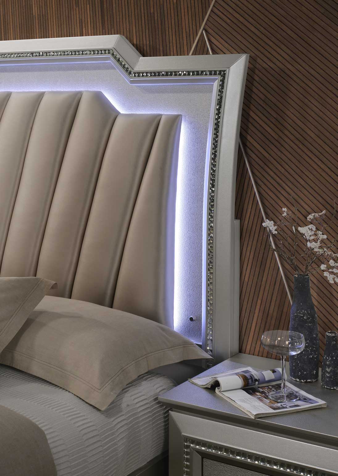 Kaitlyn Storage Bed with LED Lighting and Storage - Pearl Silver, photo 3 of 4