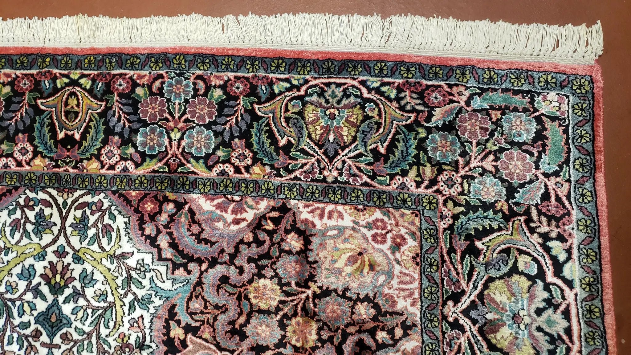 Indian Kashmiri Silk Rug 6x10, Ivory, Floral Medallion by Jewel Rugs
