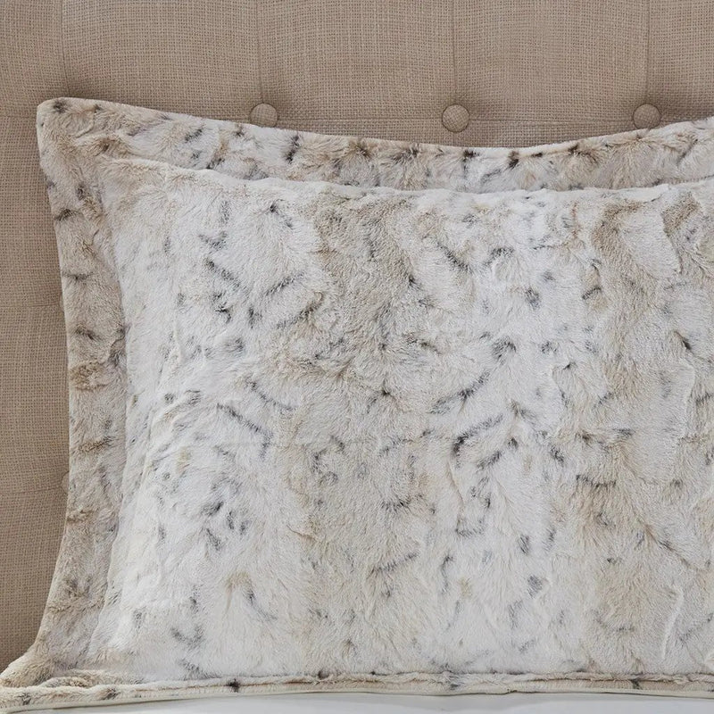 King 4PC Faux Fur Comforter Set by HouseOfZazla