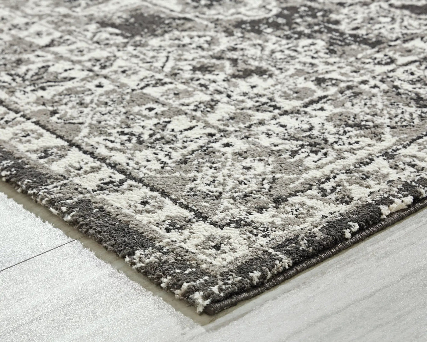 Glennisman - Rug by Unique Piece Furniture