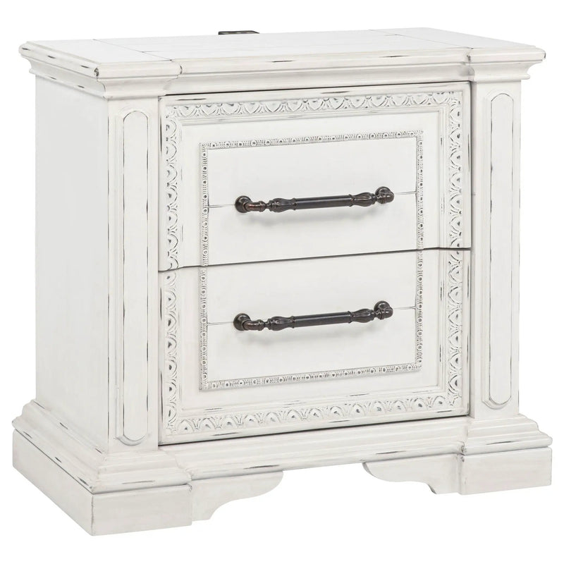 McKinney 5-piece Queen Bedroom Set Vintage White by Unique Piece Furniture