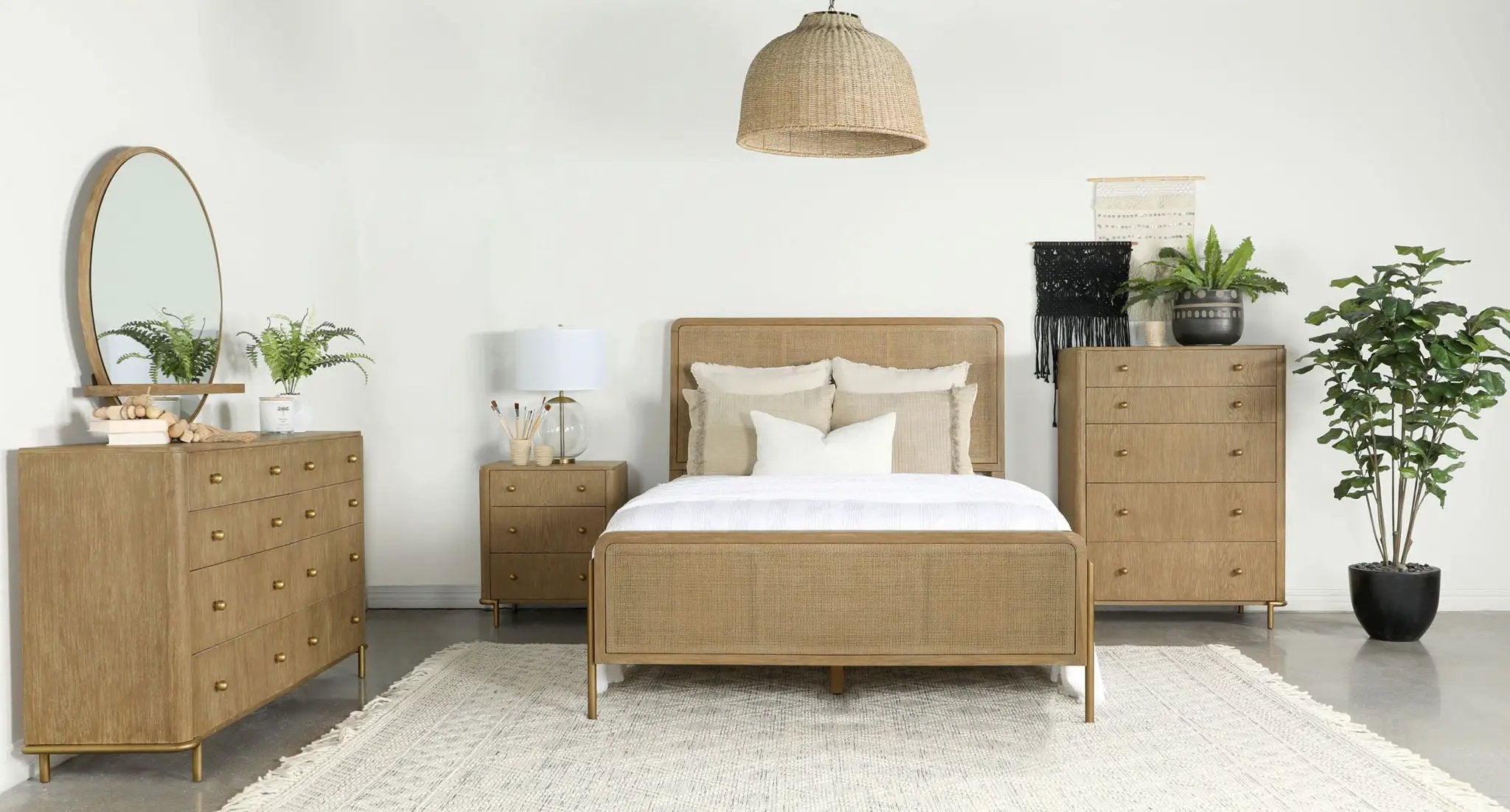 Arini 5-piece Queen Bedroom Set Sand Wash and Natural Cane by Unique Piece Furniture