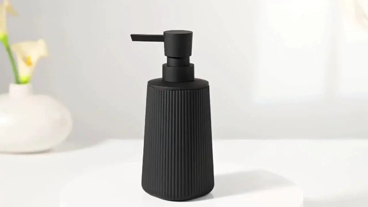 Bathroom Set - Modern Plastic 2pcs by House Of Avana