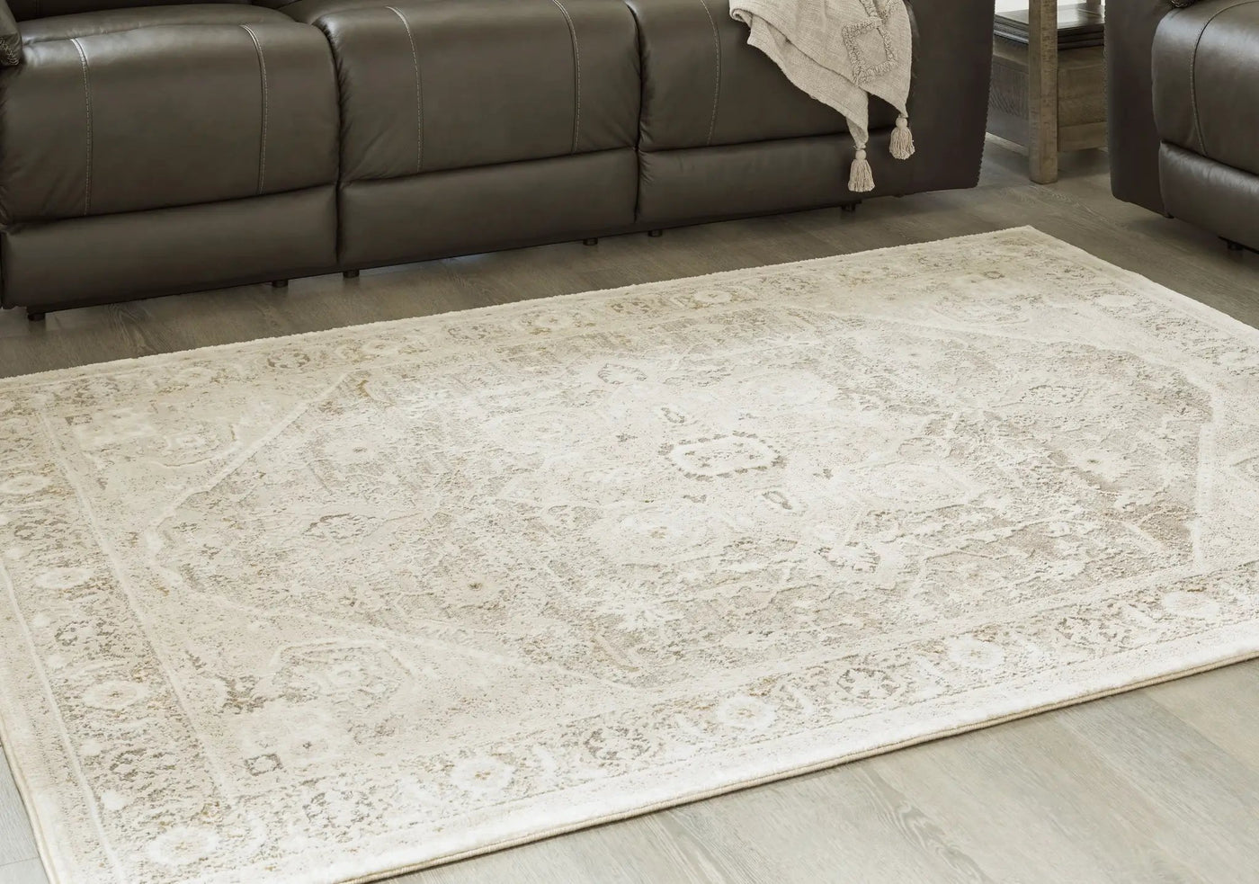 Gatwell - Rug by Unique Piece Furniture