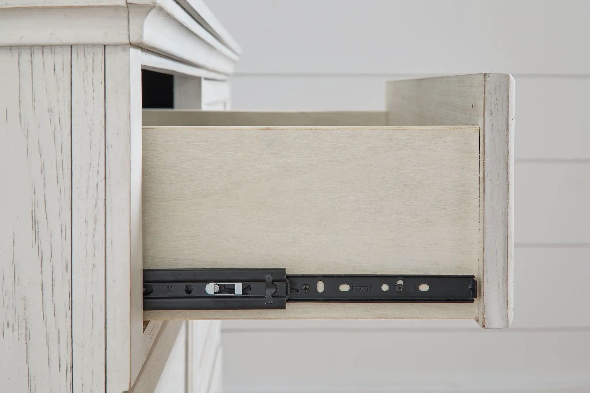 Robbinsdale - One Drawer Night Stand - Antique White by Unique Piece Furniture