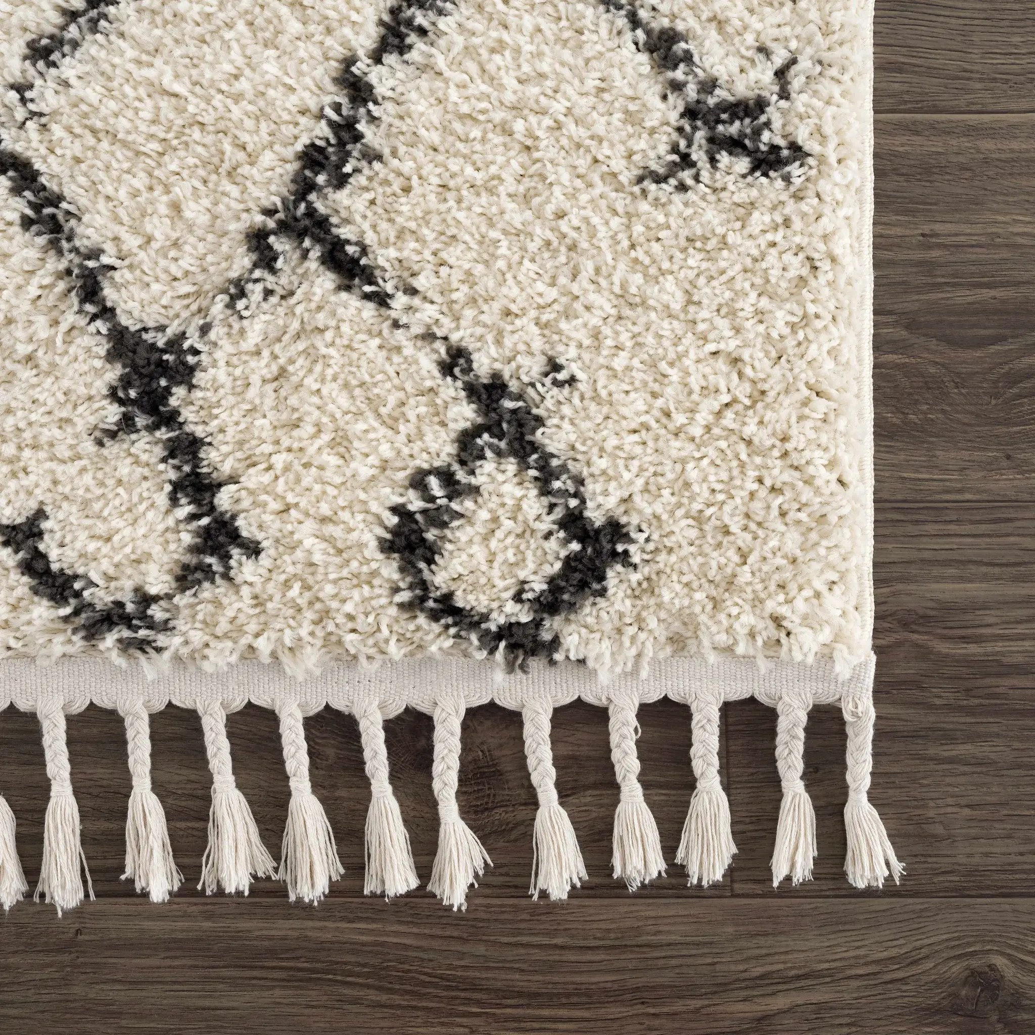 Pahala Moroccan Shag Area Rug - Clearance by Boutique Rugs
