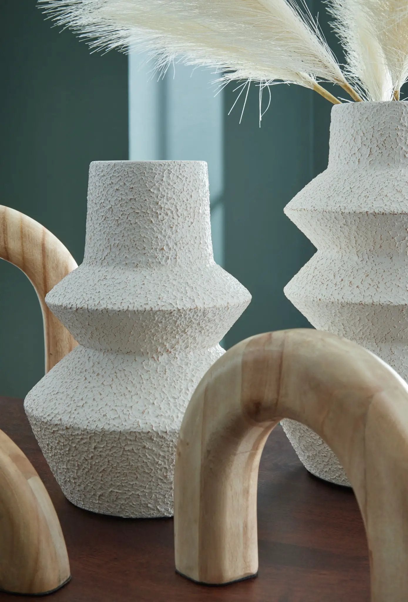 Maddwarth - Accessory Set (Set of 5) - White / Natural Brown by Unique Piece Furniture