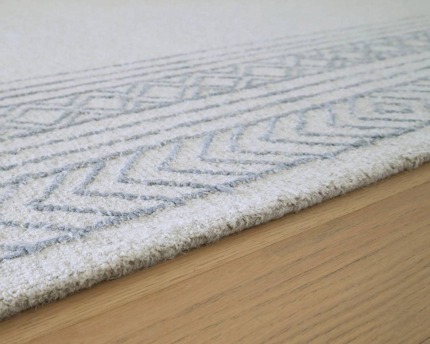 Azelhurst - Rug by Unique Piece Furniture