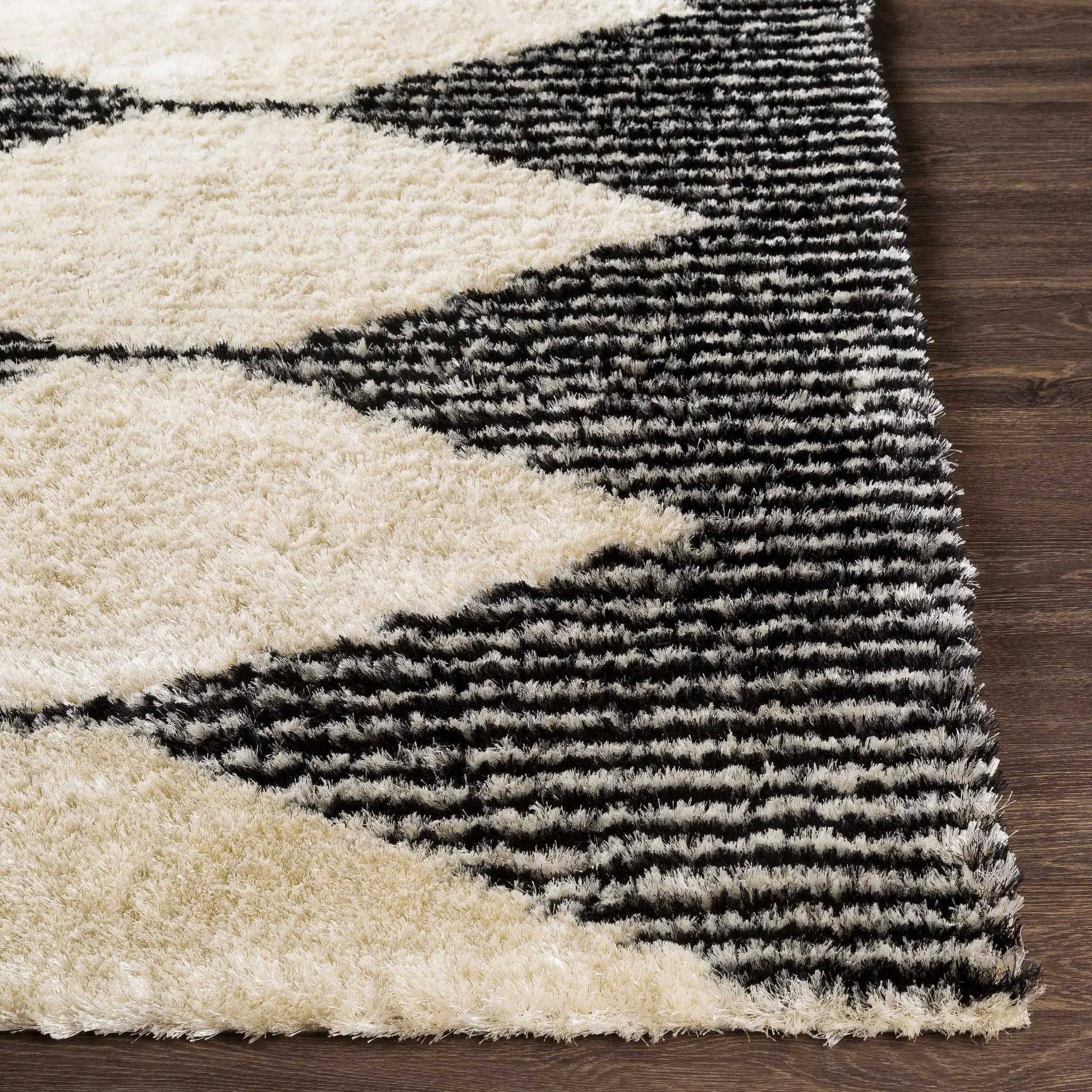 Aberchirder Ivory&Black Diamond Plush Rug - Clearance by Boutique Rugs