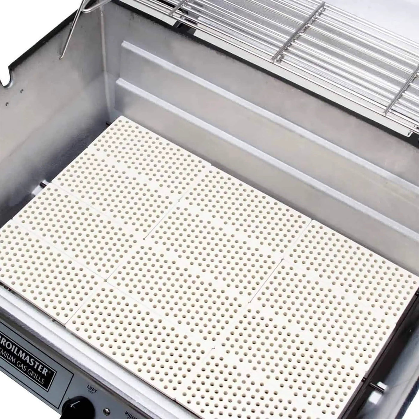 Broilmaster P3X Super Premium Cast Aluminum Gas Grill With Flare Busters, Griddle And Smoker Shutter (SAK98194) by SAKSBY WHOLESALE