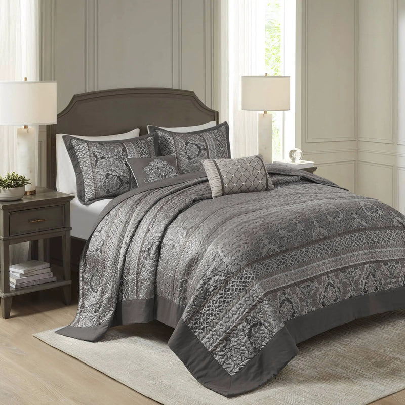 5-Piece Queen 5 Piece Reversible Jacquard Bedspread Set by HouseOfZazla