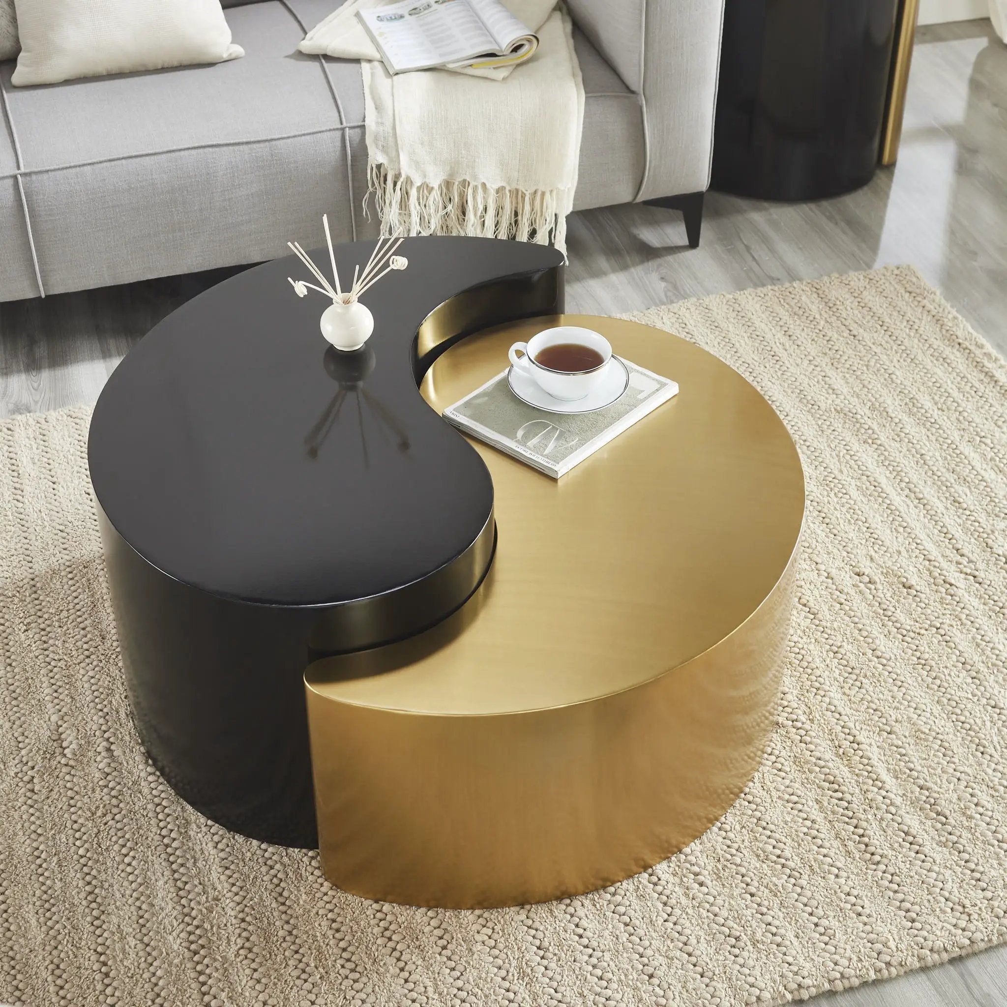 Ying Yang - Table by HouseOfZazla