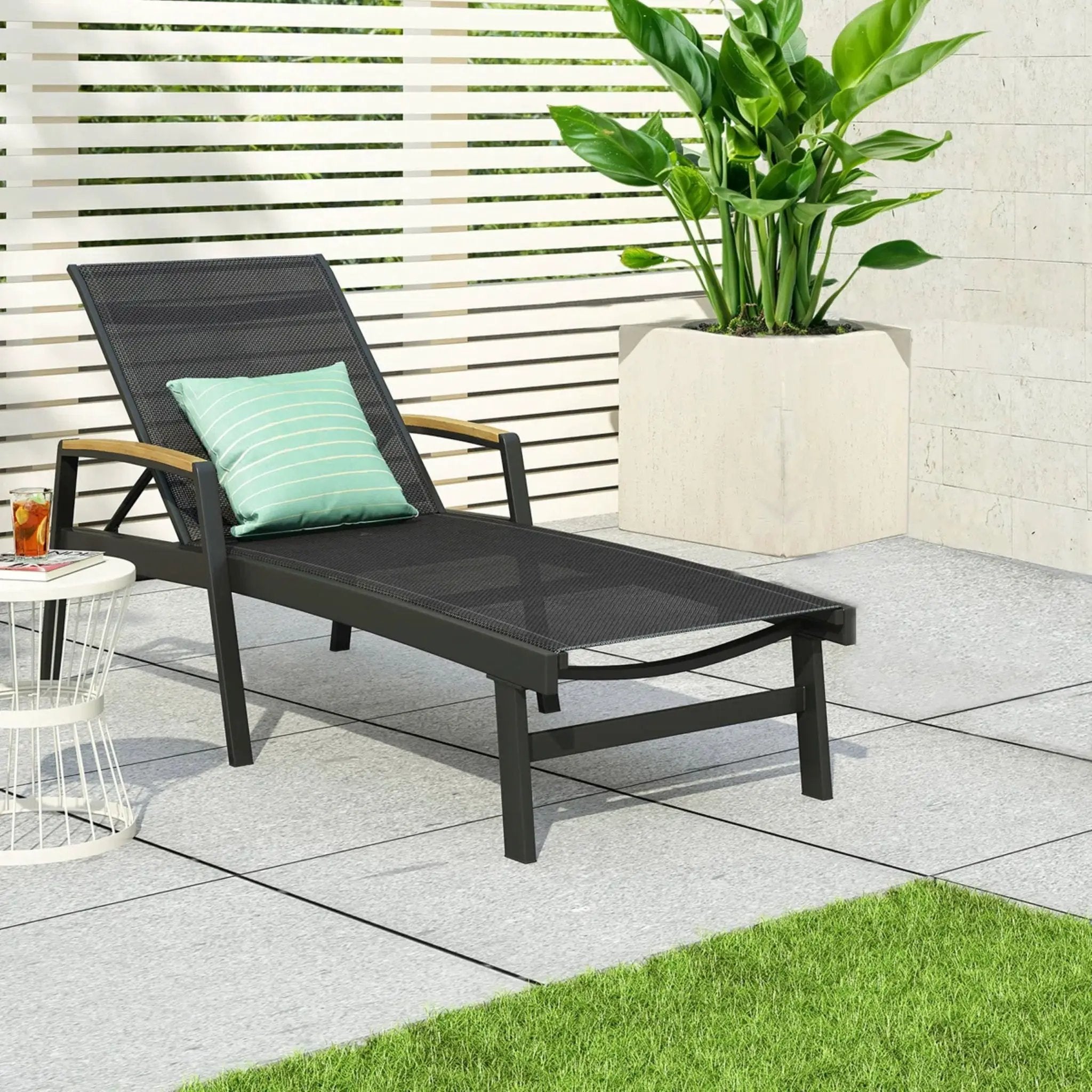 Oxton Chaise Lounge