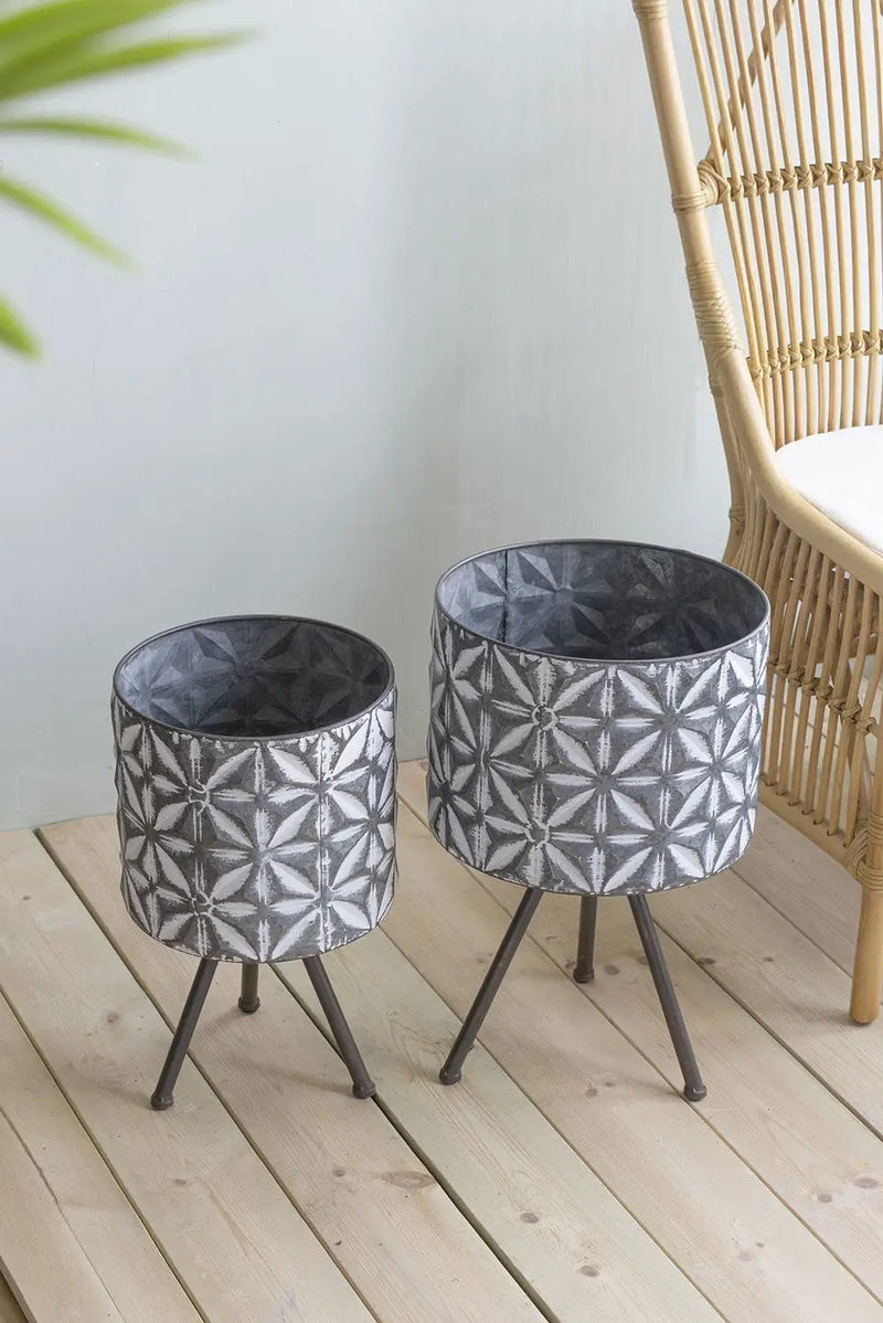 Metal Planter Stand, Round Galvanized Farmhouse Planter (Set of 2) - Gray by HouseOfZazla