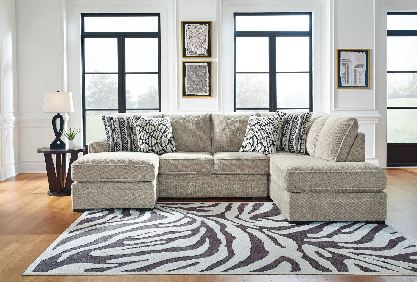 Calnita - Sectional by Unique Piece Furniture