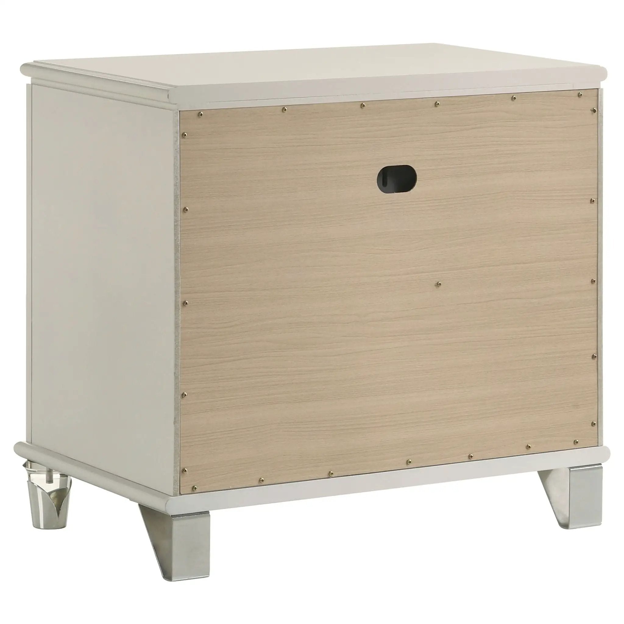 Olivia 4-piece Queen Bedroom Set Pearl White by Unique Piece Furniture