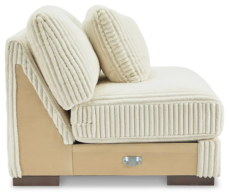 Lindyn - Sectional by Unique Piece Furniture